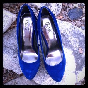 CARLOS metal butterfly stenciled pumps!