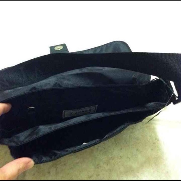 ✨SOLD on Ⓜ️erc✨ NWT-Ralph Lauren Small Black Purse - Picture 4 of 4