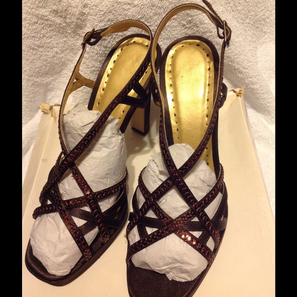 Chocolate high-heel-Satin -platform-sandal - Picture 4 of 4
