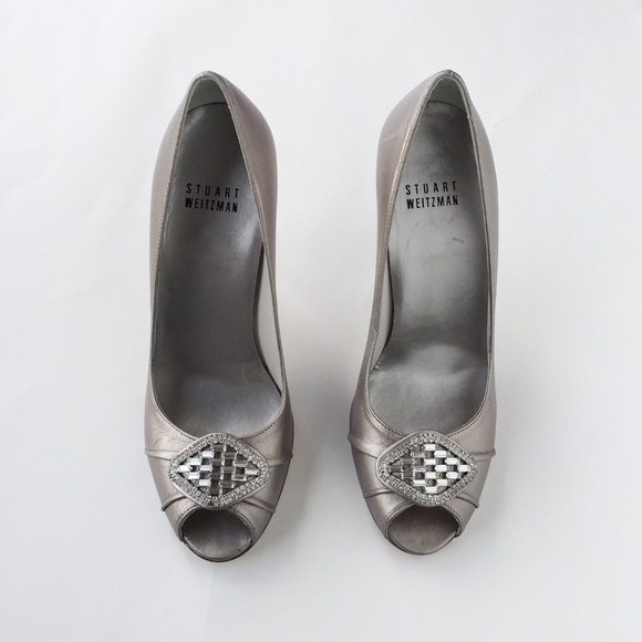 Gorgeous Stuart Weitzman D'Orsay Pumps - Picture 2 of 4