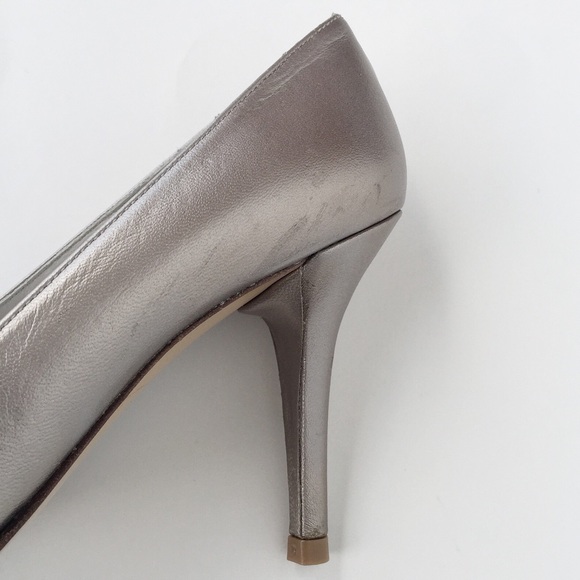 Gorgeous Stuart Weitzman D'Orsay Pumps - Picture 4 of 4