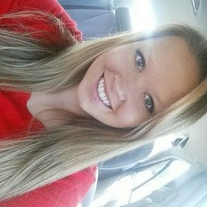 Meet your Posher, Alexia