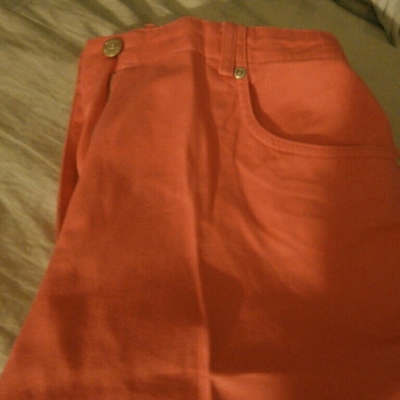 Shorts - Picture 2 of 3