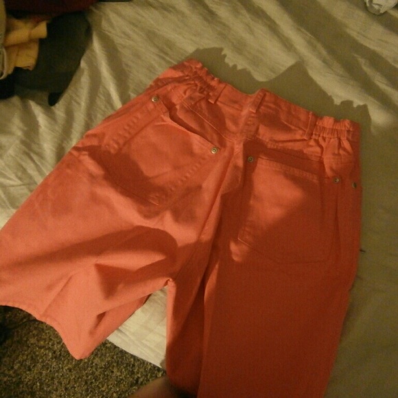 Shorts - Picture 3 of 3