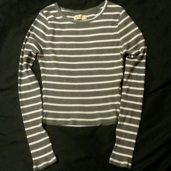 HOLLISTER TOP - Picture 2 of 3