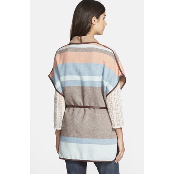 Hinge Stripe Cape - Picture 3 of 4