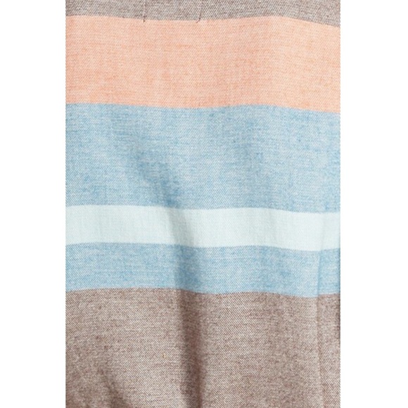 Hinge Stripe Cape - Picture 4 of 4