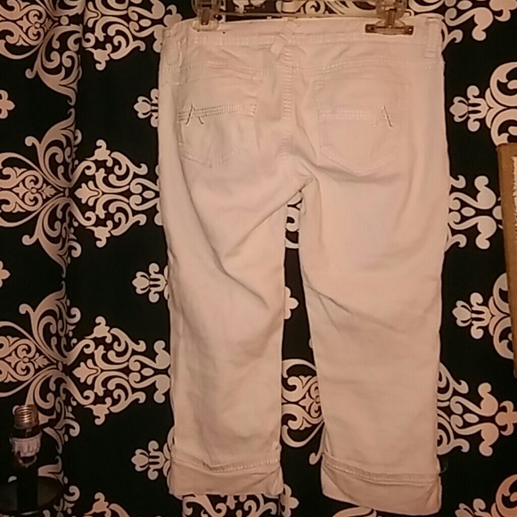 Almost famous capris - Picture 2 of 3