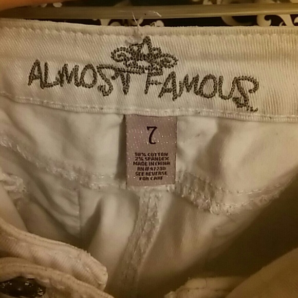 Almost famous capris - Picture 3 of 3