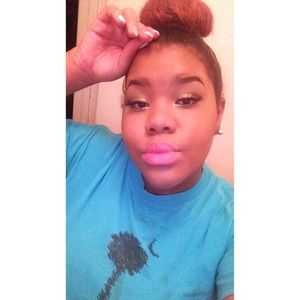 Meet your Posher, Regine