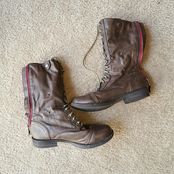 👢Brown Madden Girl combat boots!??