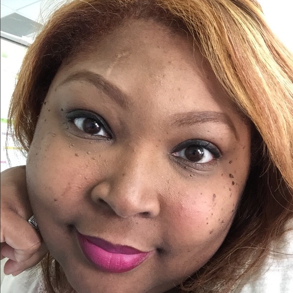 Meet your Posher, Yolanda - Picture 1 of 1