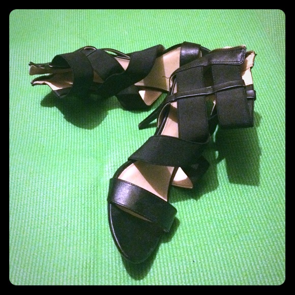 Nine West sz 7.5 strappy heels