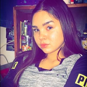 Meet your Posher, Cece