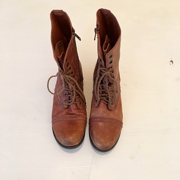 Steve Madden Troopa boots in cognac!