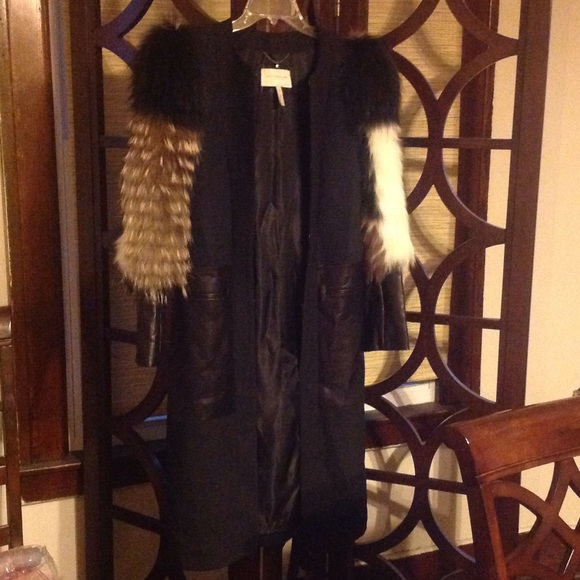 BCBGMaxAzria Runway Fur Martina Coat navy BCBG - Picture 4 of 4