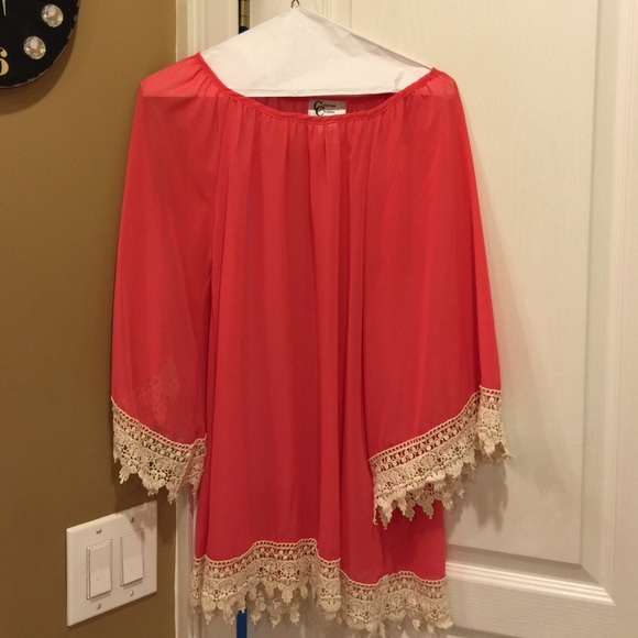Tunic with lace detail