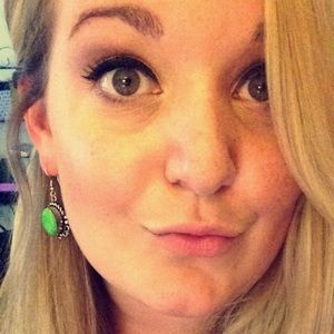 Meet your Posher, Alexi