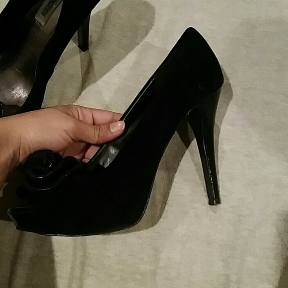 Shoes - Picture 2 of 2