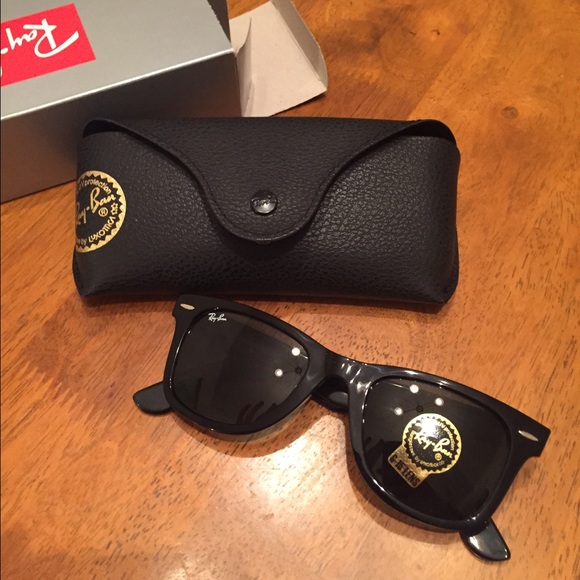 BRAND NEW wayfarer ray ban sunglasses