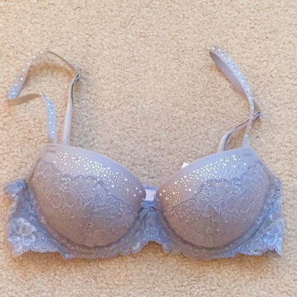 ⚡️FLASH SALE⚡️NWOT VS Crystal & Pearl Bra