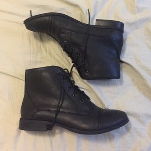 {{St Johns Bay Booties}}