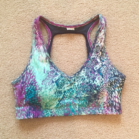 Fabletics Oyster Bay Sports Bra