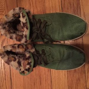 Toms cheetah print Bootas