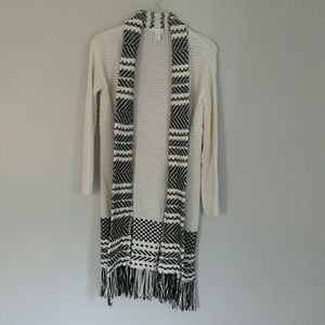 Long knitted cardigan