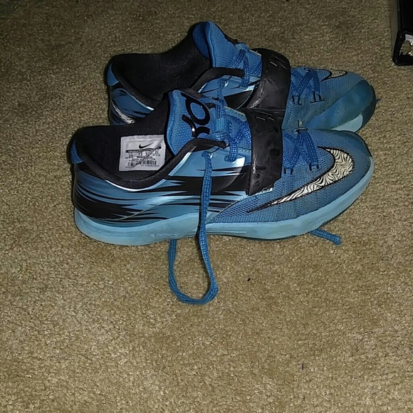 Blue and black KD - Picture 3 of 3