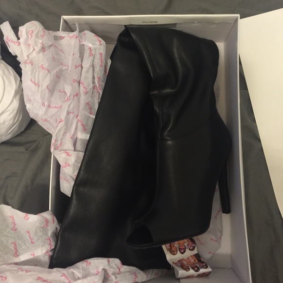 ❌❌sold❌❌Thigh high black leather boots