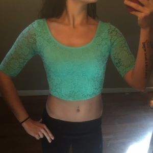 M Lace 1/2 Sleeve Crop Top
