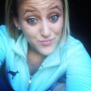 Meet your Posher, Cora