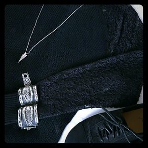 Lace sleeve crew neck sweater - EUC