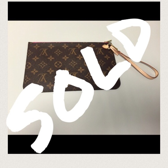 LV Logo Pochette
