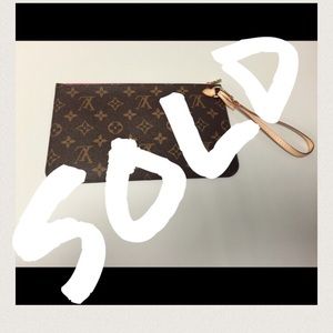 LV Logo Pochette