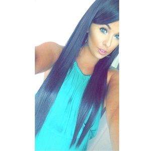 Meet your Posher, Laure