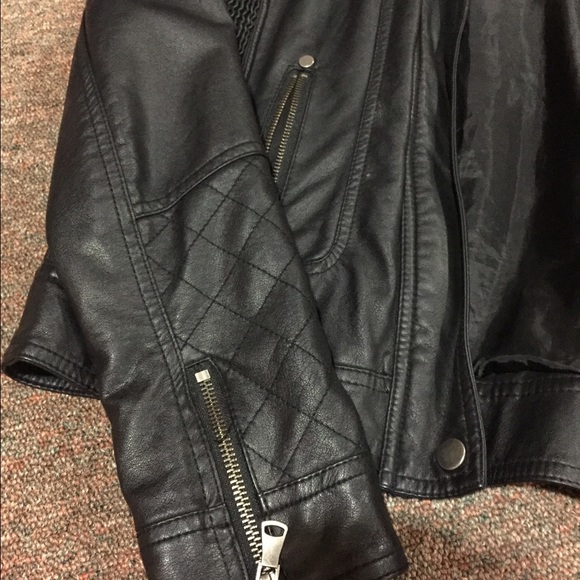 Black leather jacket - Picture 2 of 2