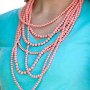 NWOT Coral Stranded Statement Necklace