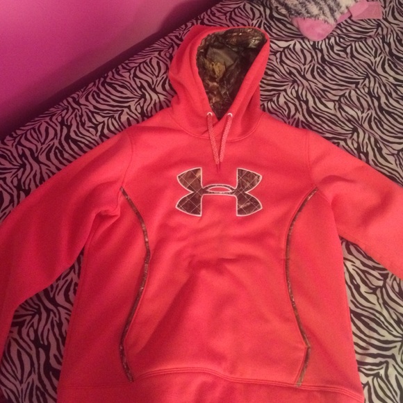 Under Armor Hoddie