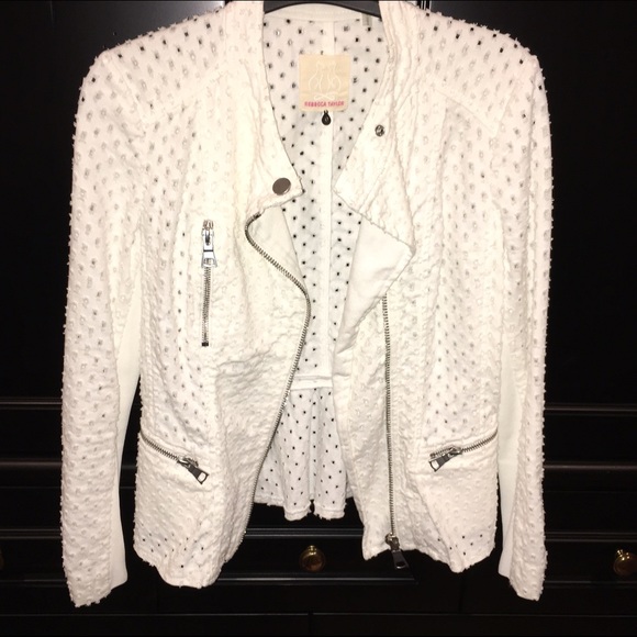 Wire jacket with holes - Picture 1 of 2