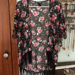 Fringe skull and rose kimono size small