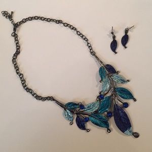 Leaf two toned necklace and earrings.