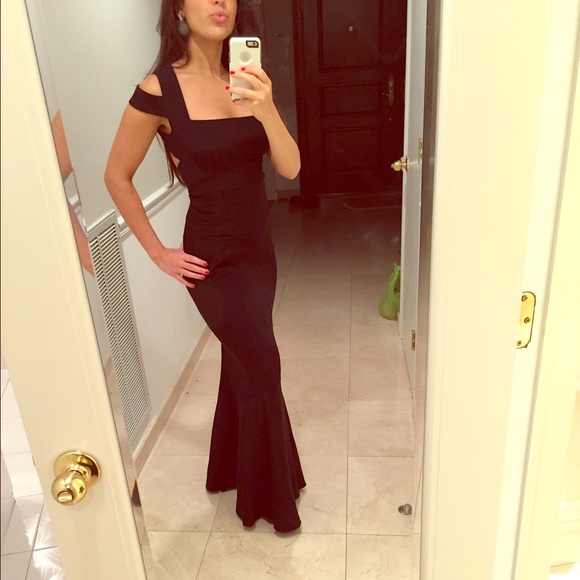 Narciso Rodriguez Dresses & Skirts - MODELED Narciso Rodriguez Cut Out Gown $3500