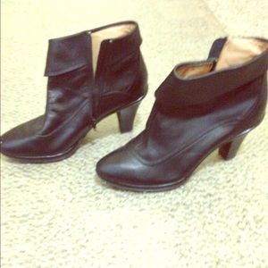 Sofft shoe brand black bootie