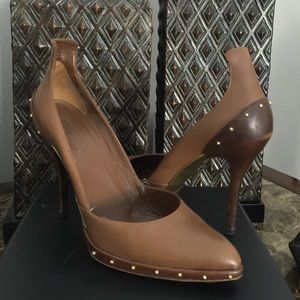 Gucci brown leather Gold studded pumps 9