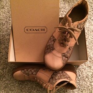 COACH-Vintage "Atlantic" Leather Tennis Shoe