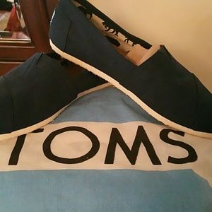 RESERVED-TOM'S NAVY BLUE CANVAS SHOES -NWOT
