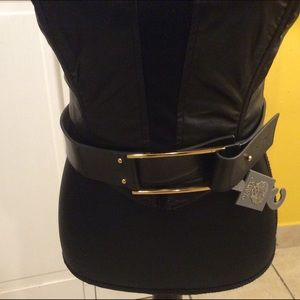 NEW VINCE CAMUTO LEATHER BELT SIZE SMALL 32.5"