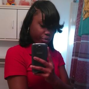 Meet your Posher, Malika